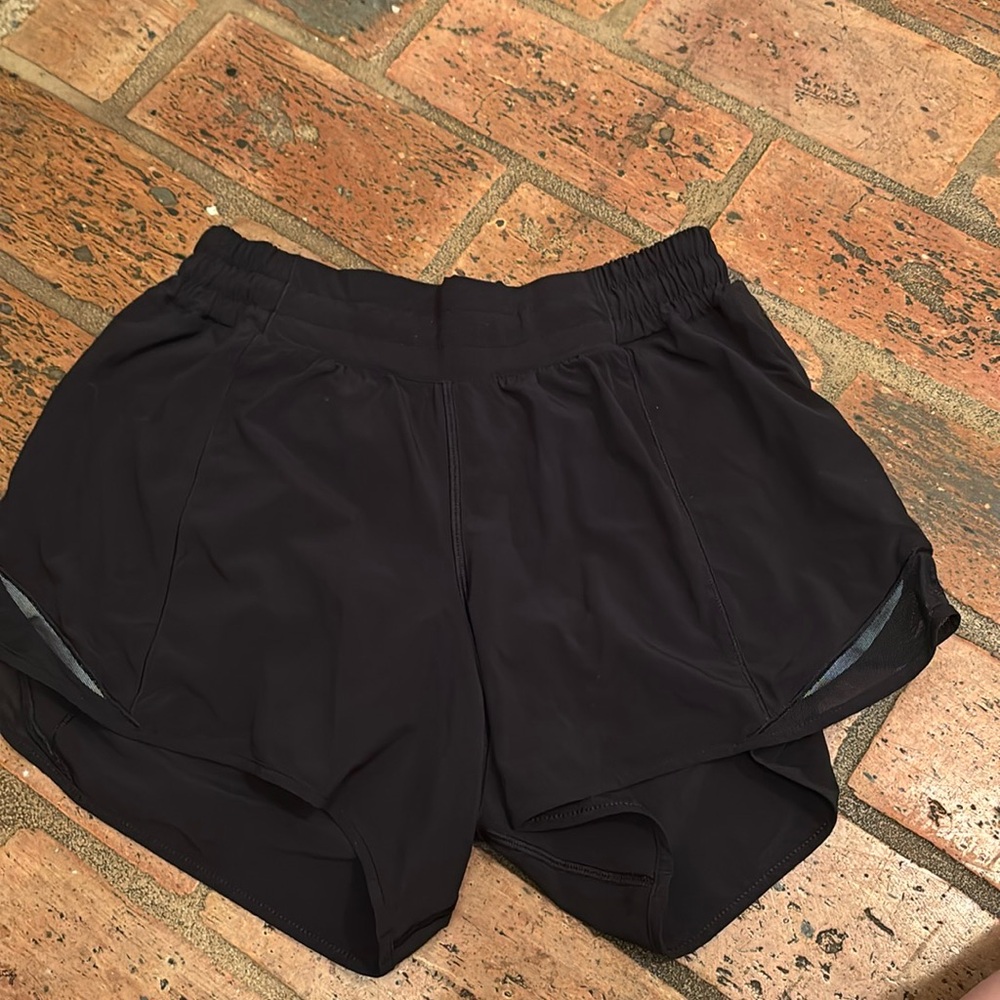 Hotty Hot Lululemon 4 inch Black